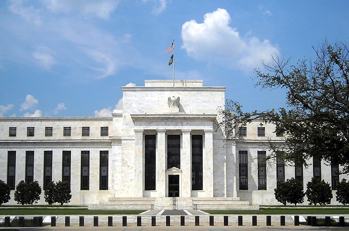 Federal Reserve Emphasizes Need for Stablecoin Regulation and CBDC Research