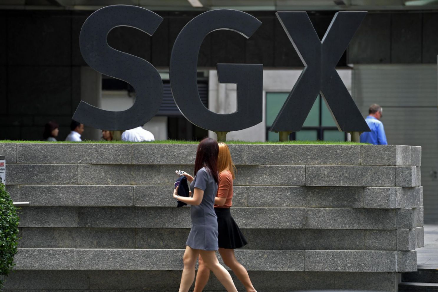 Singapore Exchange said to mull tie-ups as deals grow harder